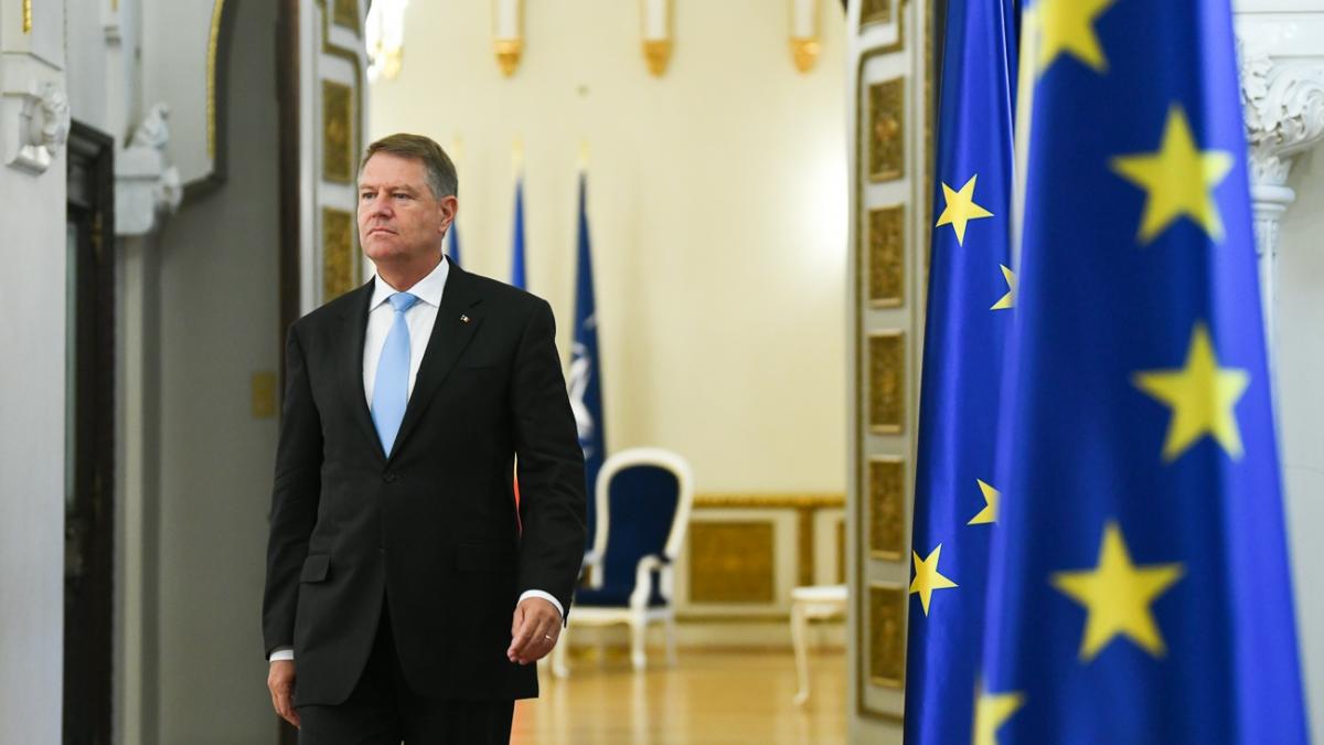 scenariu soc iohannis la fiecare sedinta de guvern alaturi de premierul viorica dancila