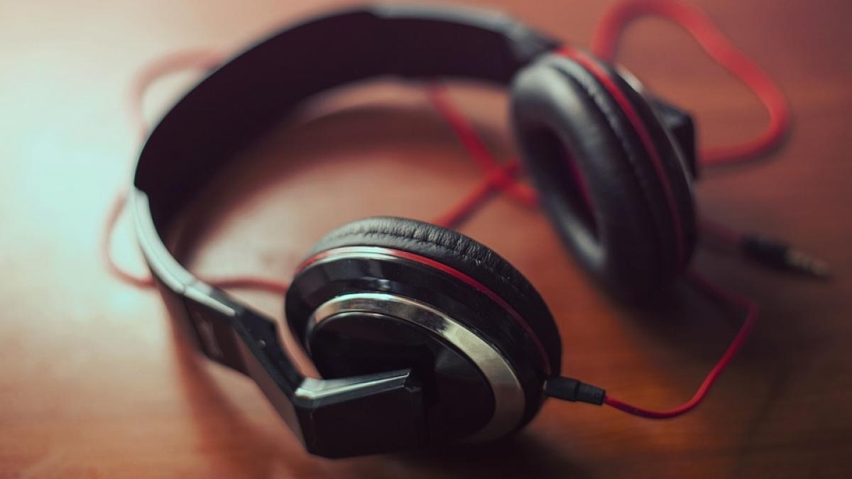 un adolescent de 16 ani a murit dupa ce a purtat niste casti banale greseala care i a fost fatala