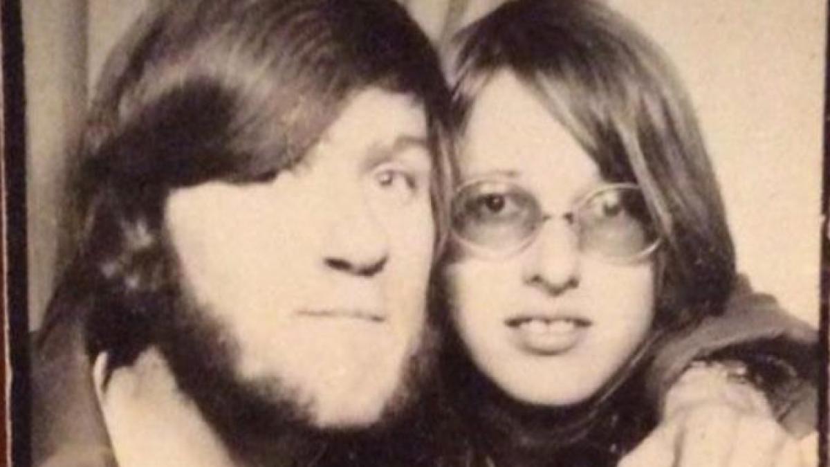 in urma cu 47 de ani primea un cadou de craciun de la iubita sa pe care nu l a desfacut pana acum