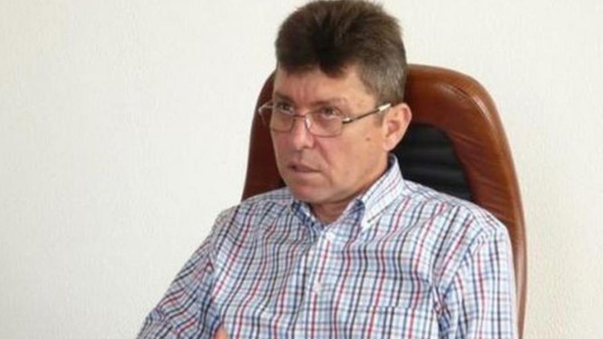 exista un roman care e platit mai bine decat seful statului si tot din bani publici ce salariu