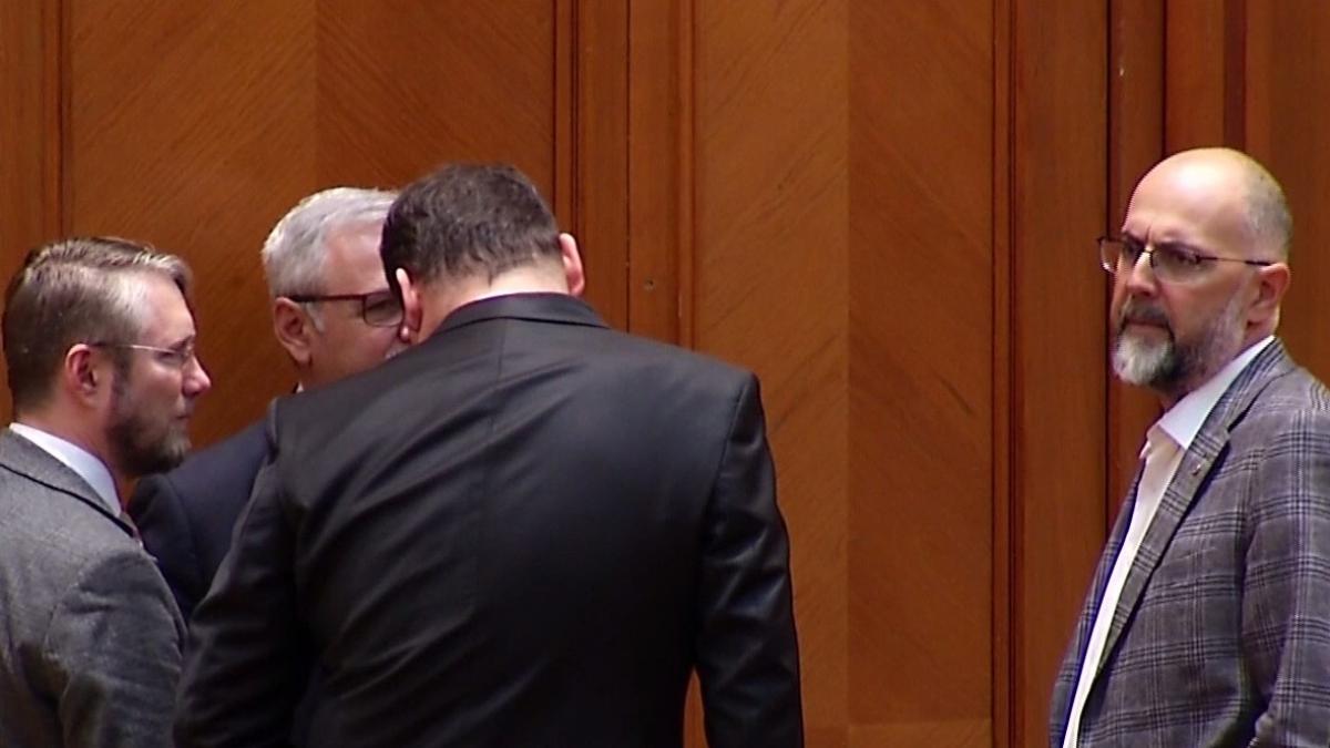imaginile zilei dragnea discuta la colt cu udmr kelemen hunor conditii pentru a vota motiunea
