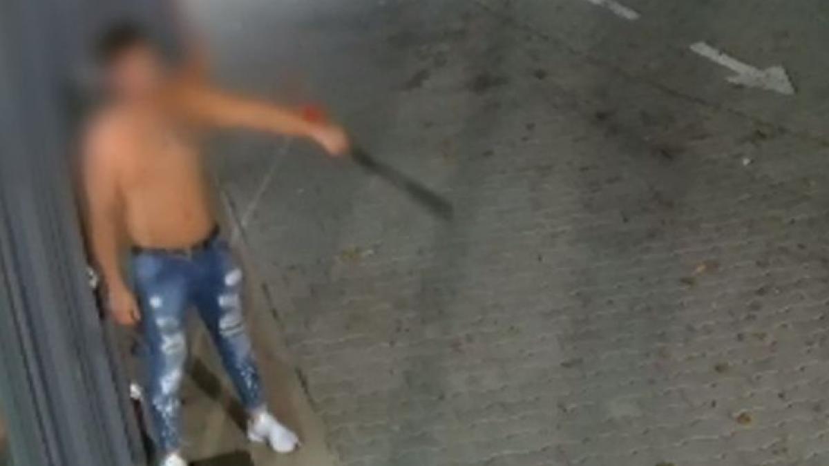 atac terifiant la timisoara a intrat cu o maceta intr un casino si a cerut toti banii din casa de