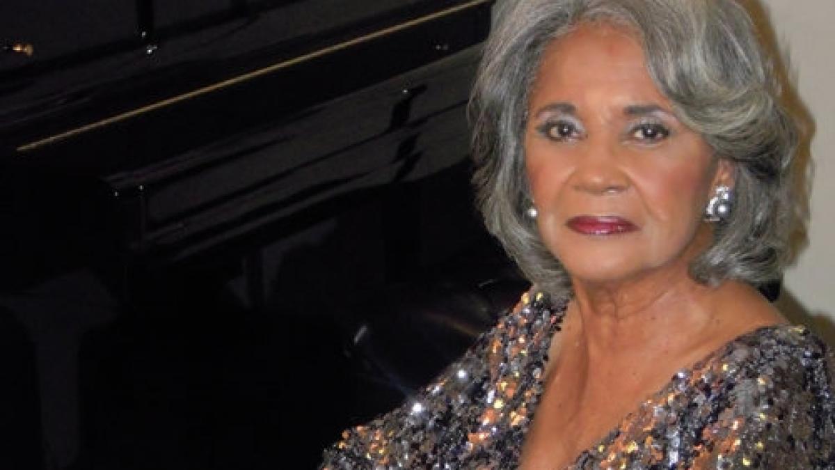 doliu in lumea muzicii o cantareata premiata cu trei grammy a murit