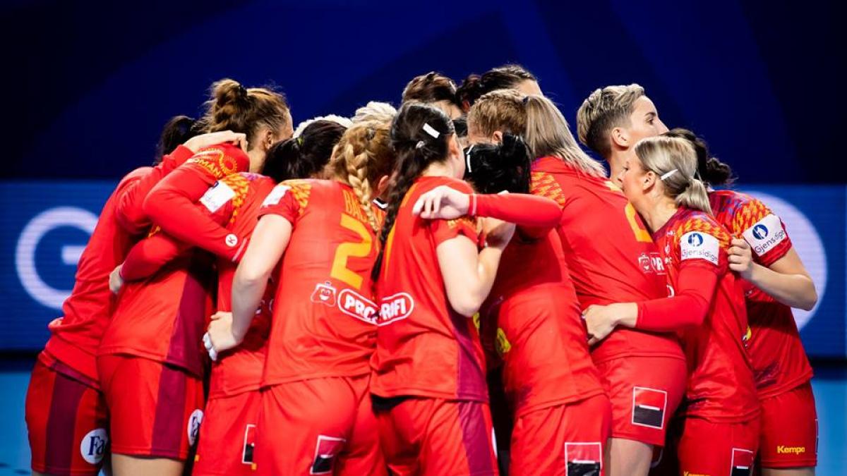 romania invinsa fara drept de apel de rusia la campionatul european de handbal luptam pentru bronz