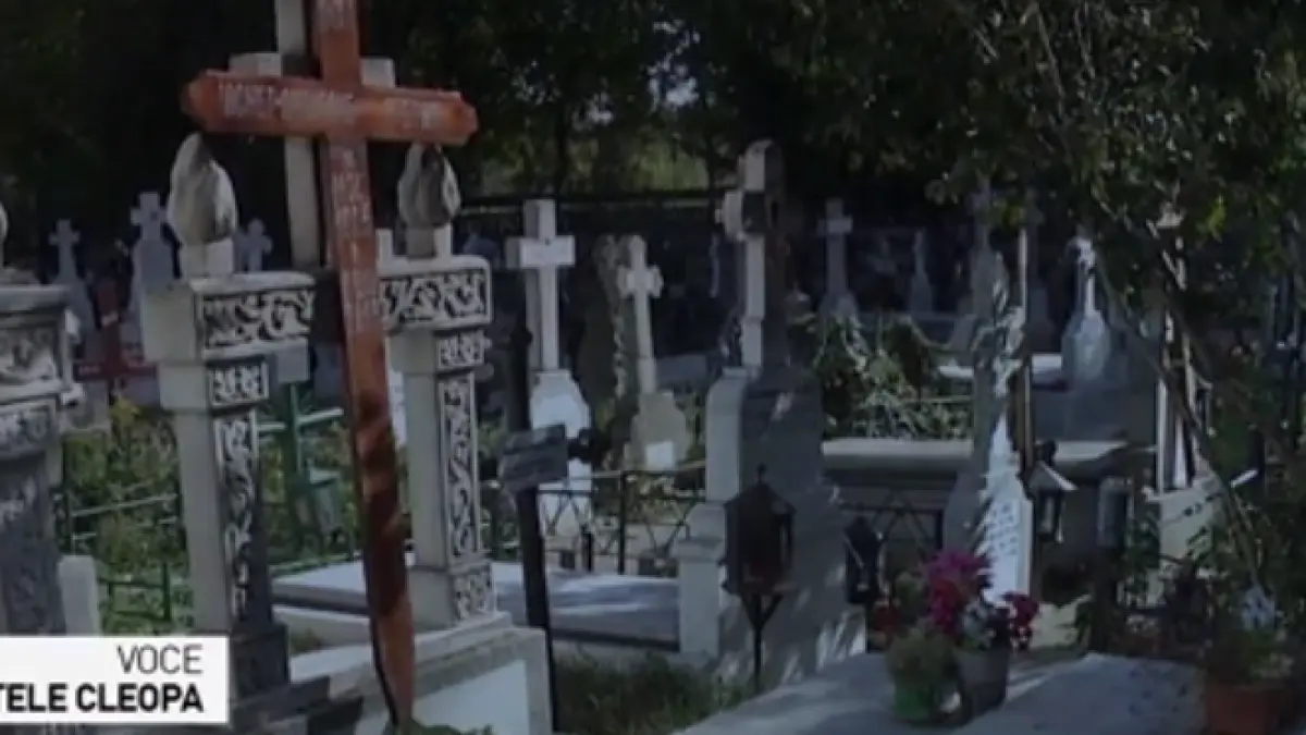 un barbat care dormea intr un cimitir din husi a auzit zgomote ciudate venind dintr un mormant s a