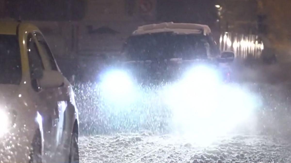 mai multe drumuri blocate in vestul romaniei