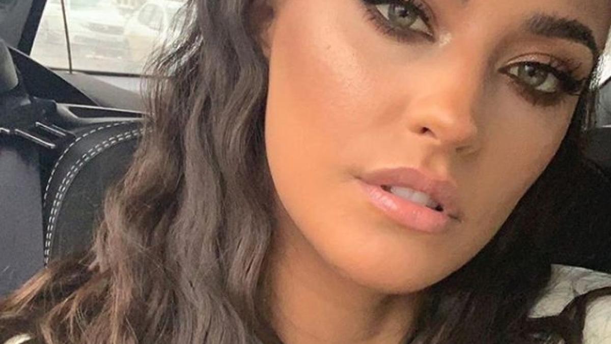 antonia este in doliu tocmai a anuntat ca a murit bunicul ei