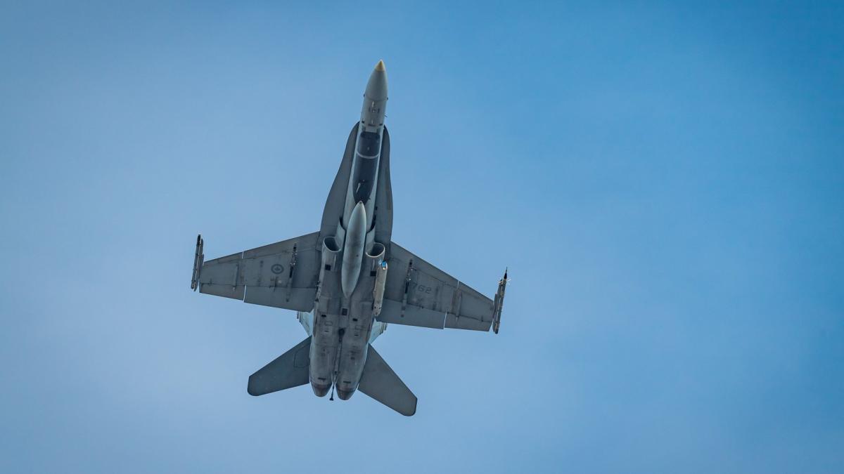 rusia trimite avioane de vanatoare in crimeea