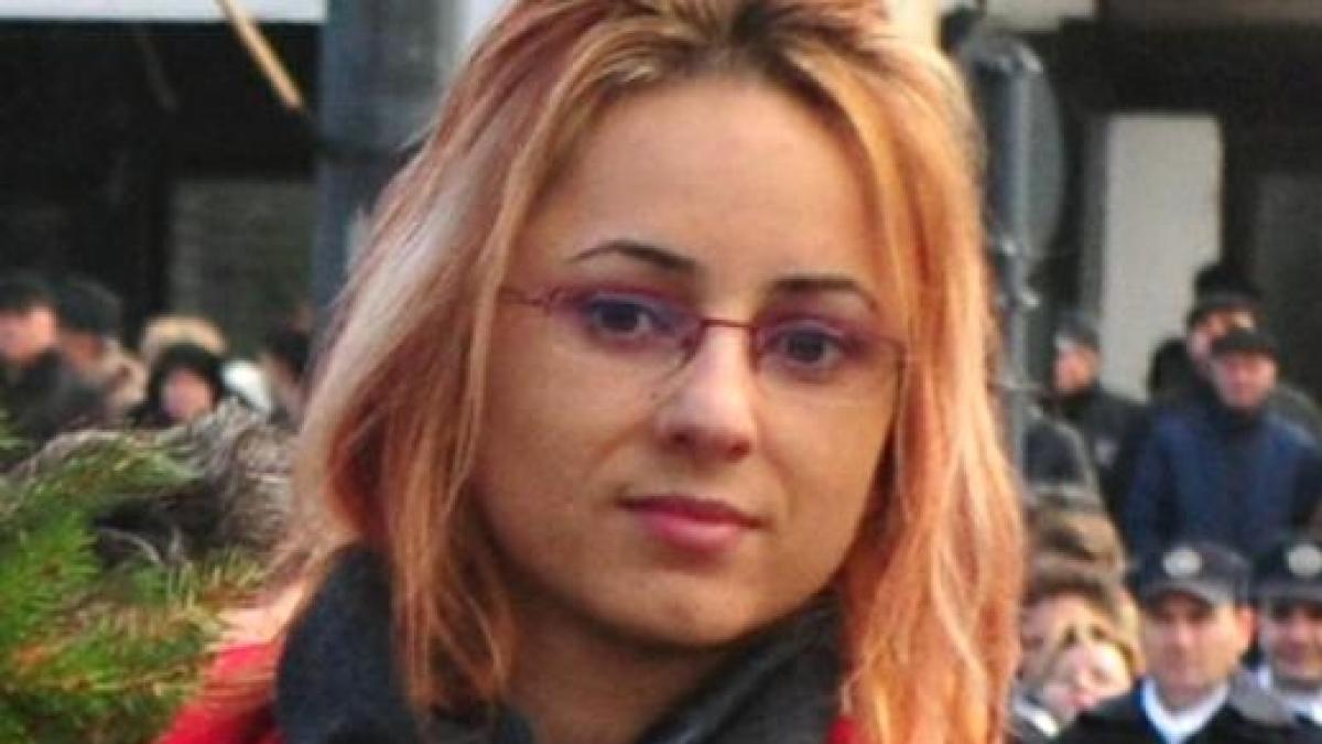 salariul halucinant pe care il are o secretara din vaslui