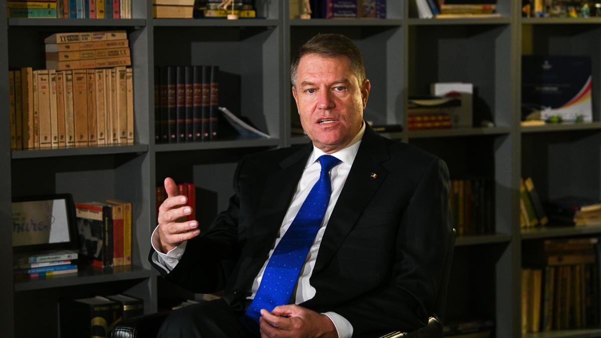 klaus iohannis isi cere scuze pentru afirmatiile despre autisti