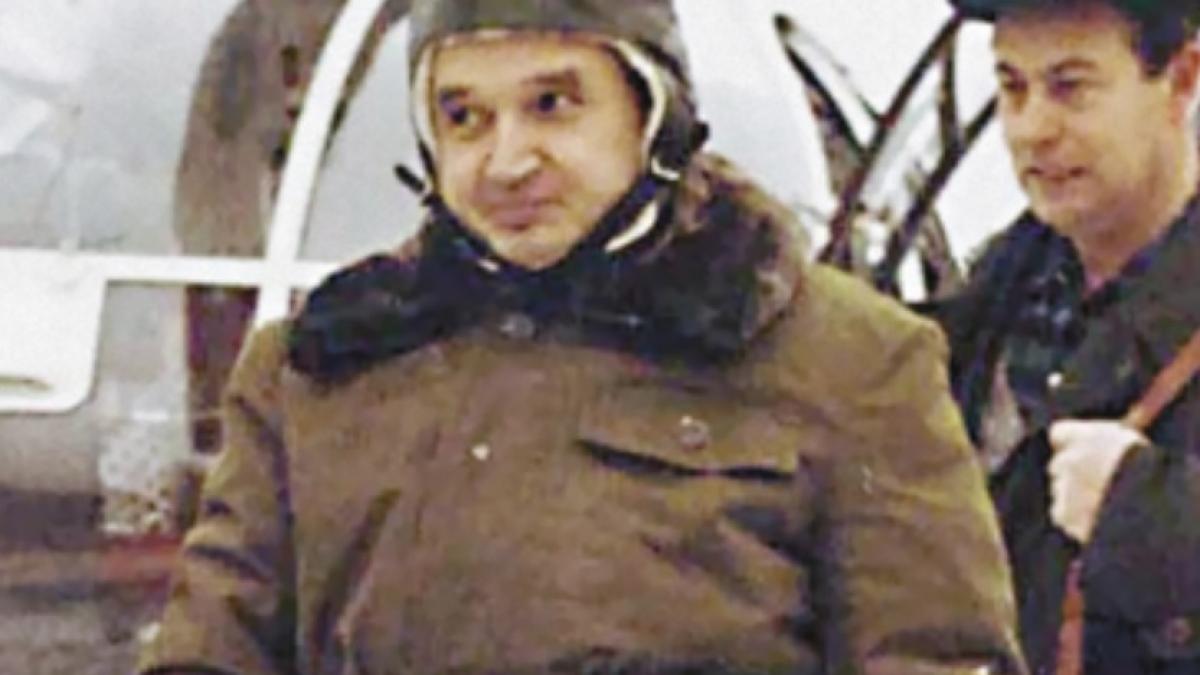 cum s a prabusit ceausescu cu un avion in flacari in timp ce pilotii primeau cartuse de kent nea
