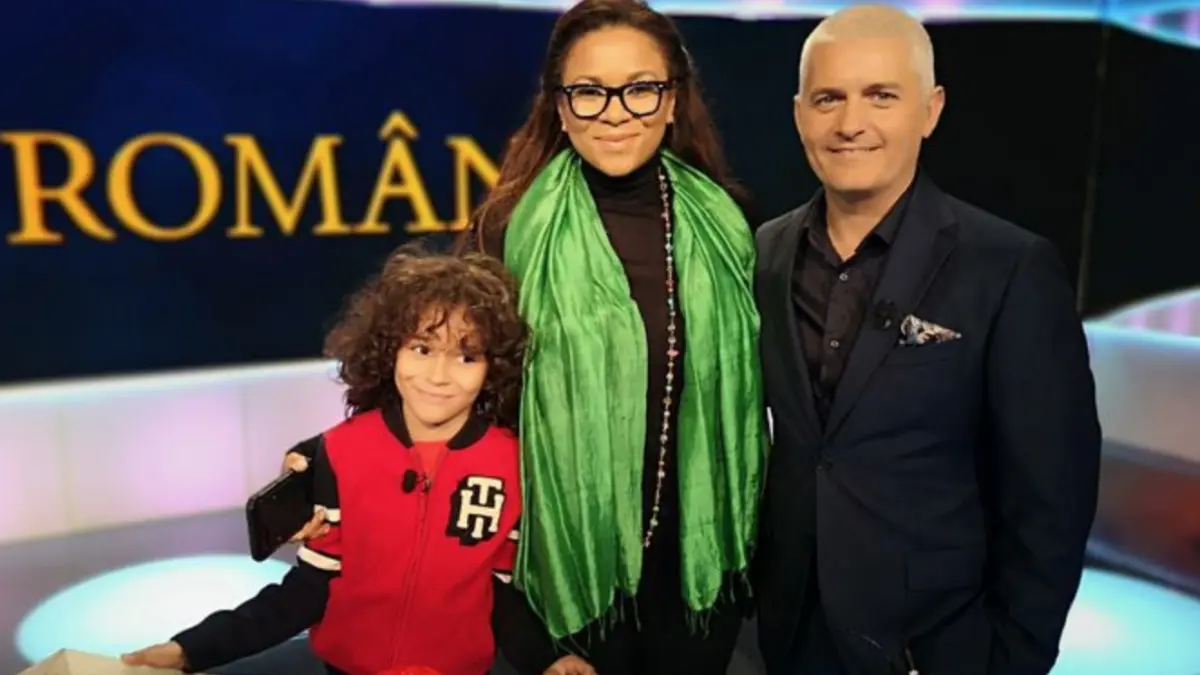 nadine si fiul ei merg amandoi la scoala noah stie ca si eu sunt eleva ca si el de un an de zile