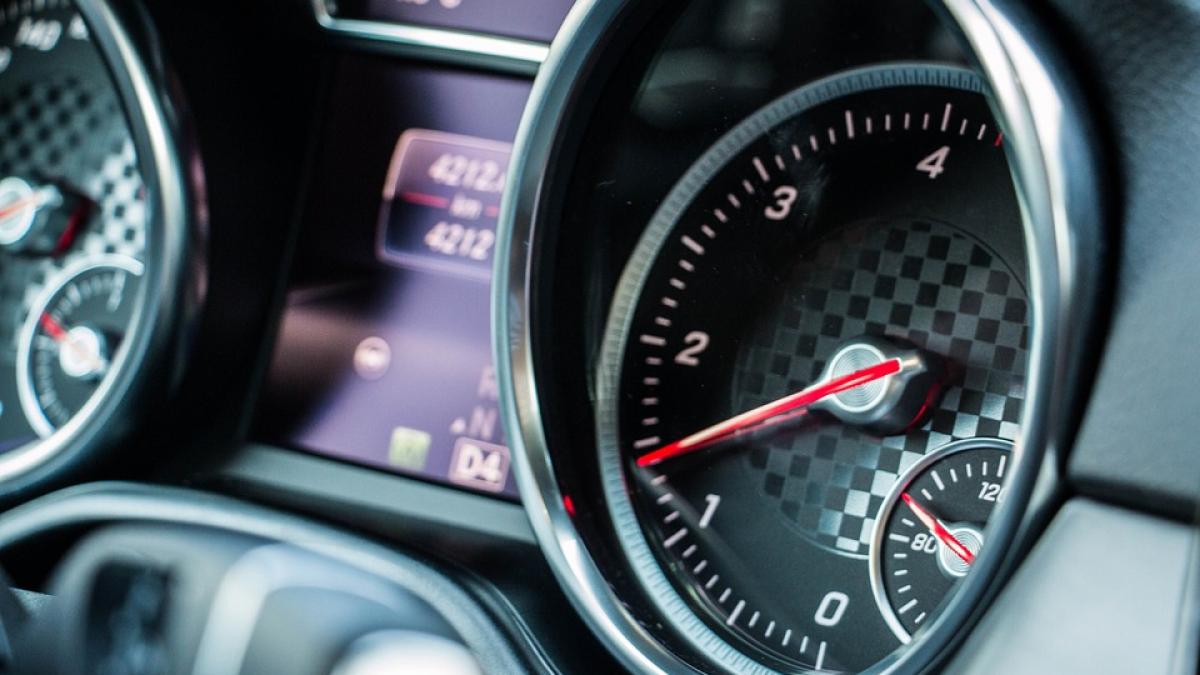 un nou numar de inmatriculare atrage atentia pe strazile din bucuresti foto