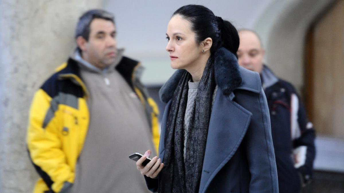 actul prin care se renunta la extradarea alinei bica