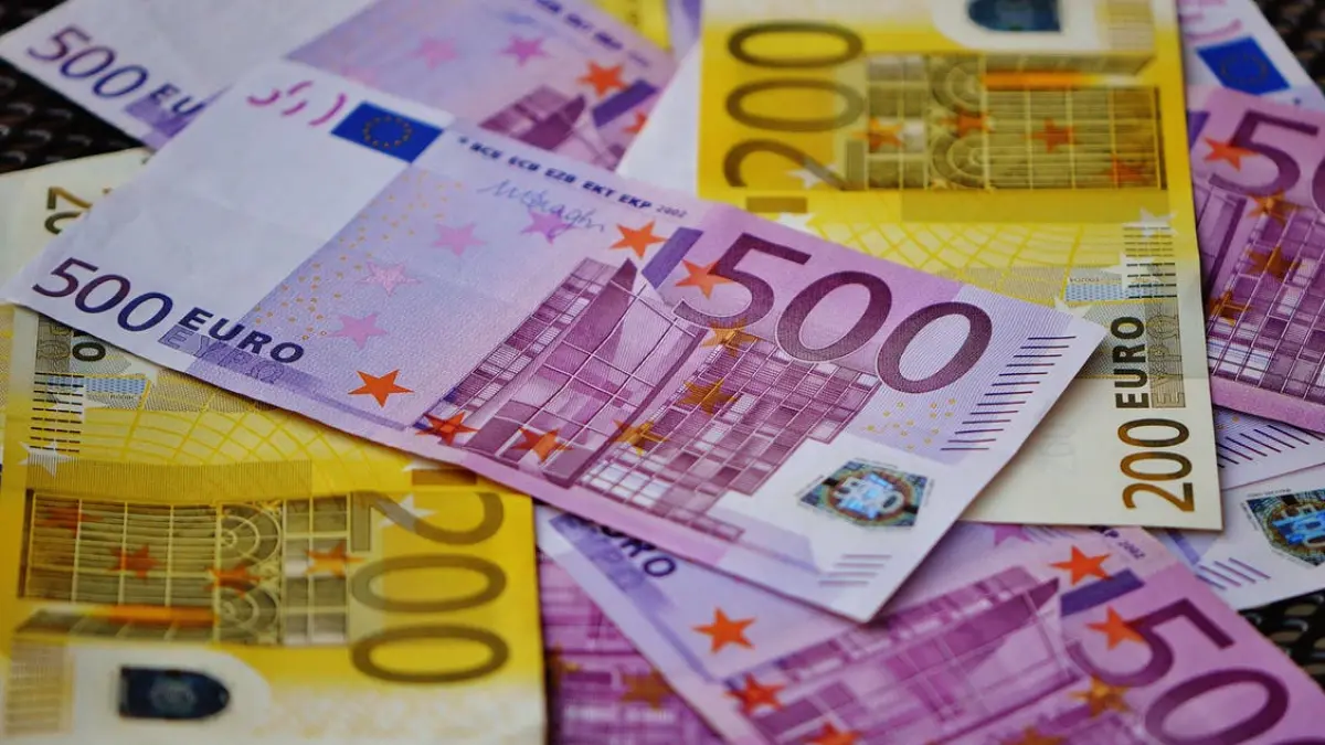 angajatii care vor avea un salariu minim net de 500 de euro de la anul