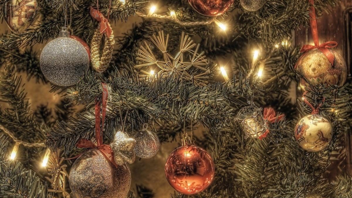 cum a inceput traditia bradului impodobit in romania