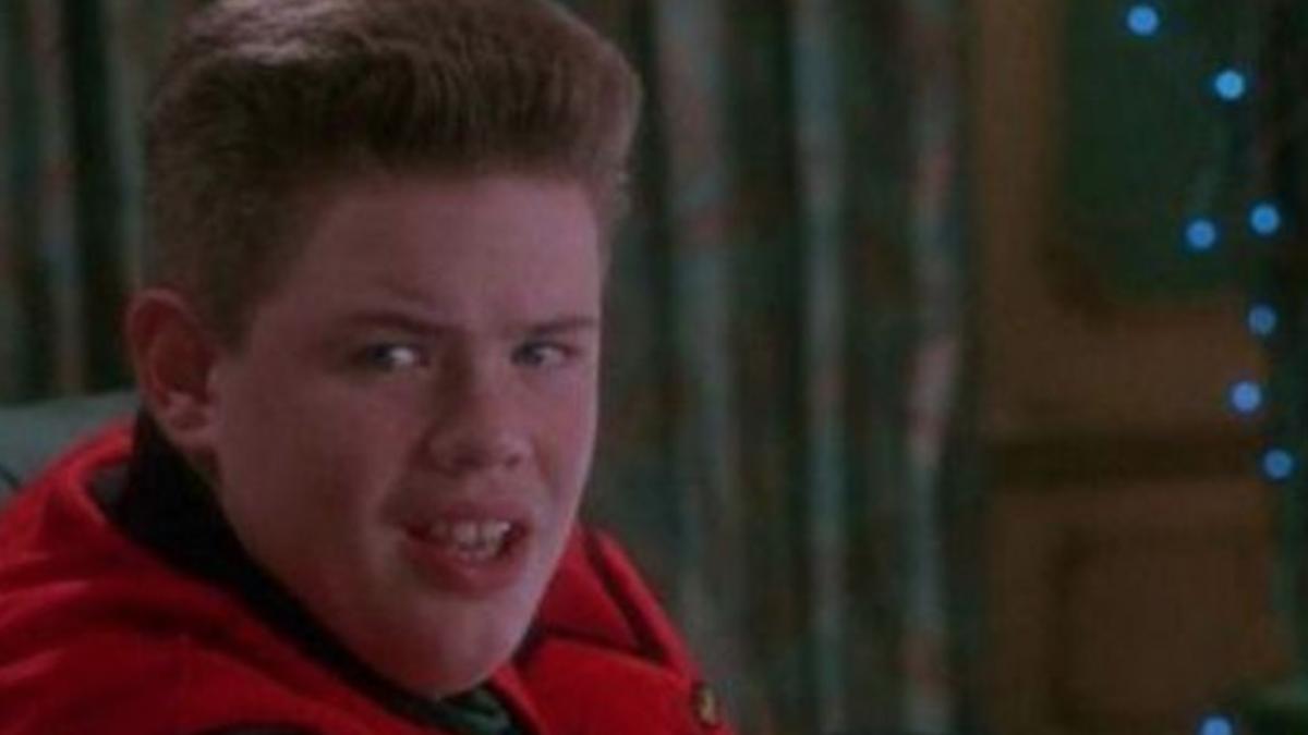 il mai stiti pe buzz din singur acasa cum arata acum fratele care il teroriza pe kevin