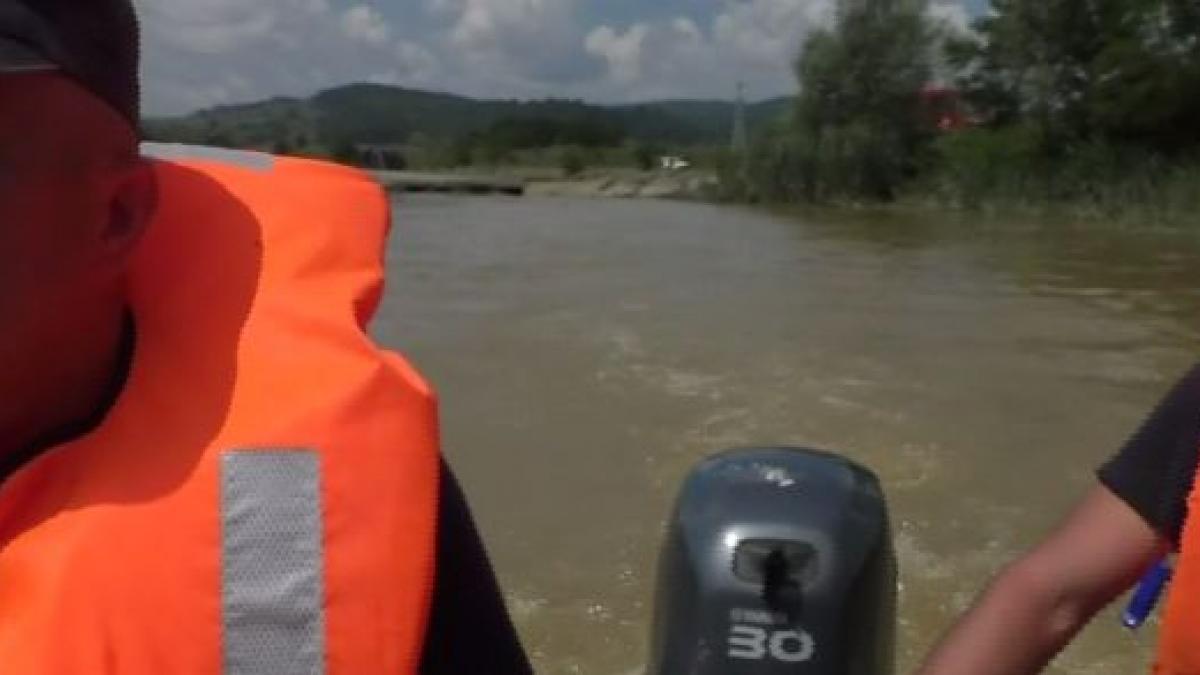 un tanar de 23 de ani disparut in dunare echipajele de salvatori il cauta in continuare