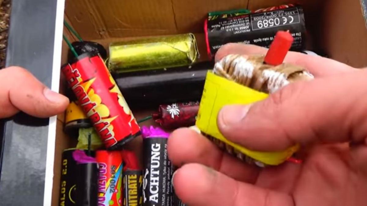 zeci de mii de petarde confiscate de jandarmi recomandarea politistilor