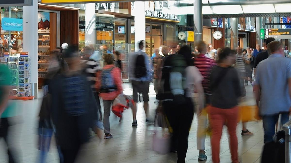 maratonul cumparaturilor pentru noaptea dintre ani