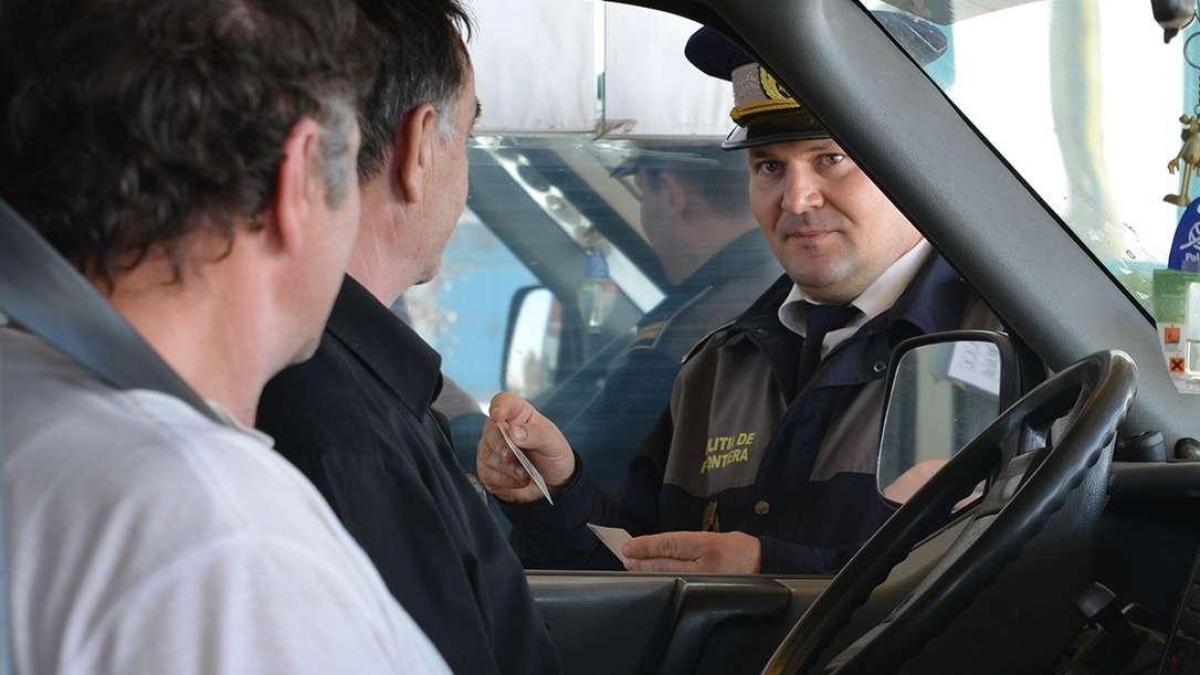 Un cetățean maghiar, depistat în timp ce încerca să scoată ilegal din România trei minori. Ce au descoperit polițiștii de frontieră în timpul controlului