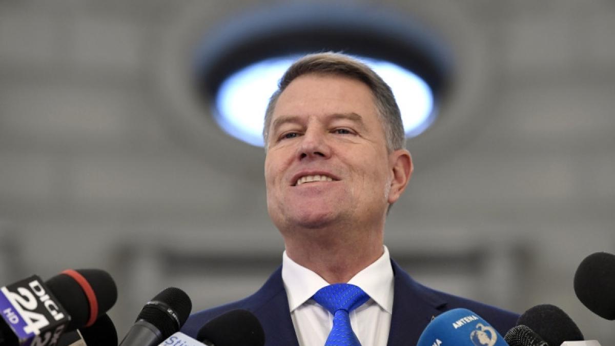 exces de putere cum se uita klaus iohannis in calendar