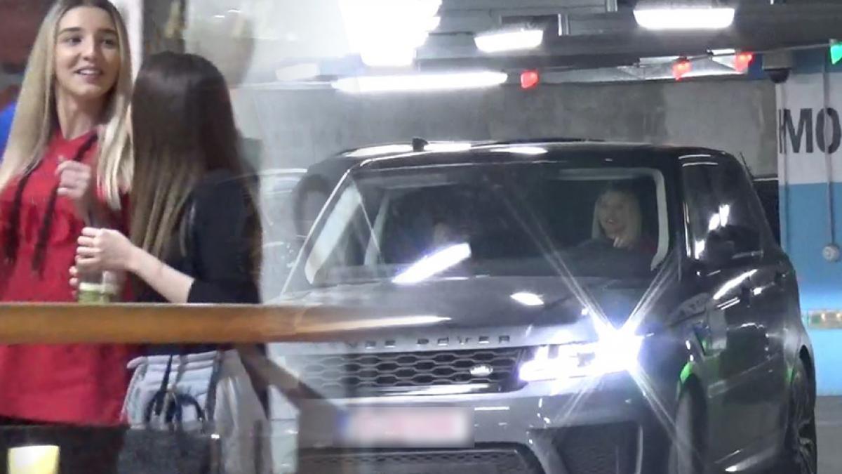 alexandra becali se tine de arogante blondina si a cumparat un bolid de peste 100 000 de euro