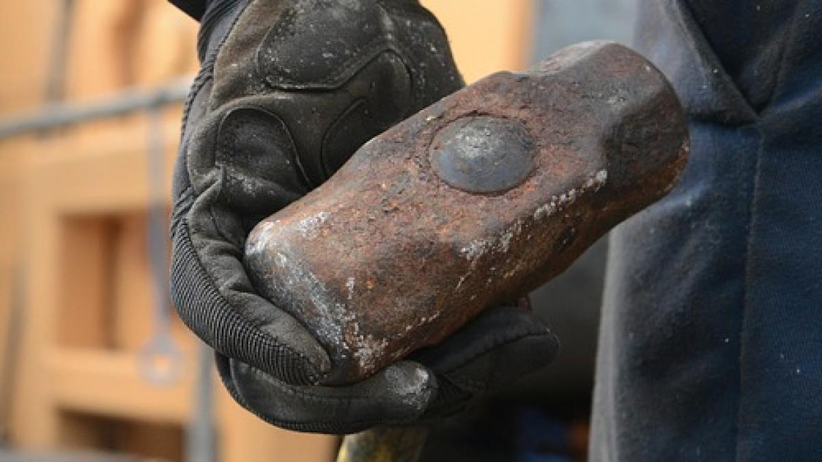 atac cu ciocanul la o scoala primara din china zeci de copii au fost raniti