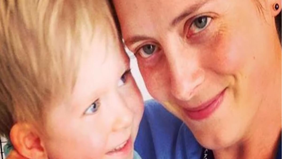 noah copilul nascut cu doar 2 din creier ii socheaza pe medici