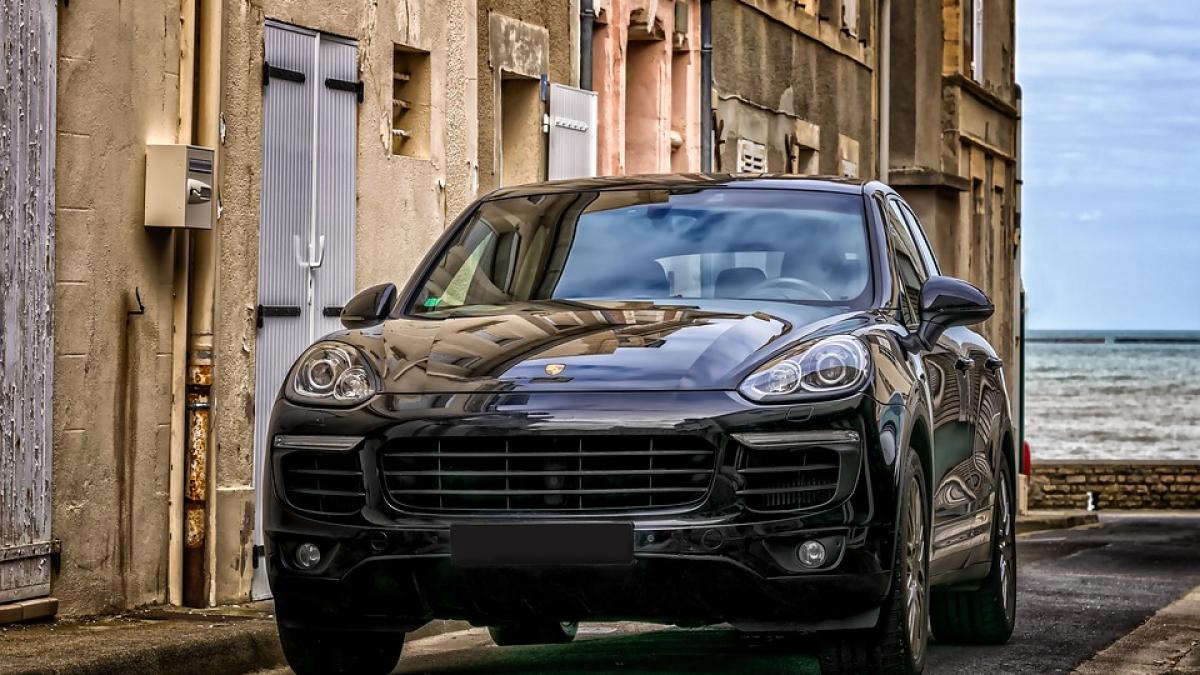 anaf super oferta la masini confiscate porsche cayenne la 4 600 de euro