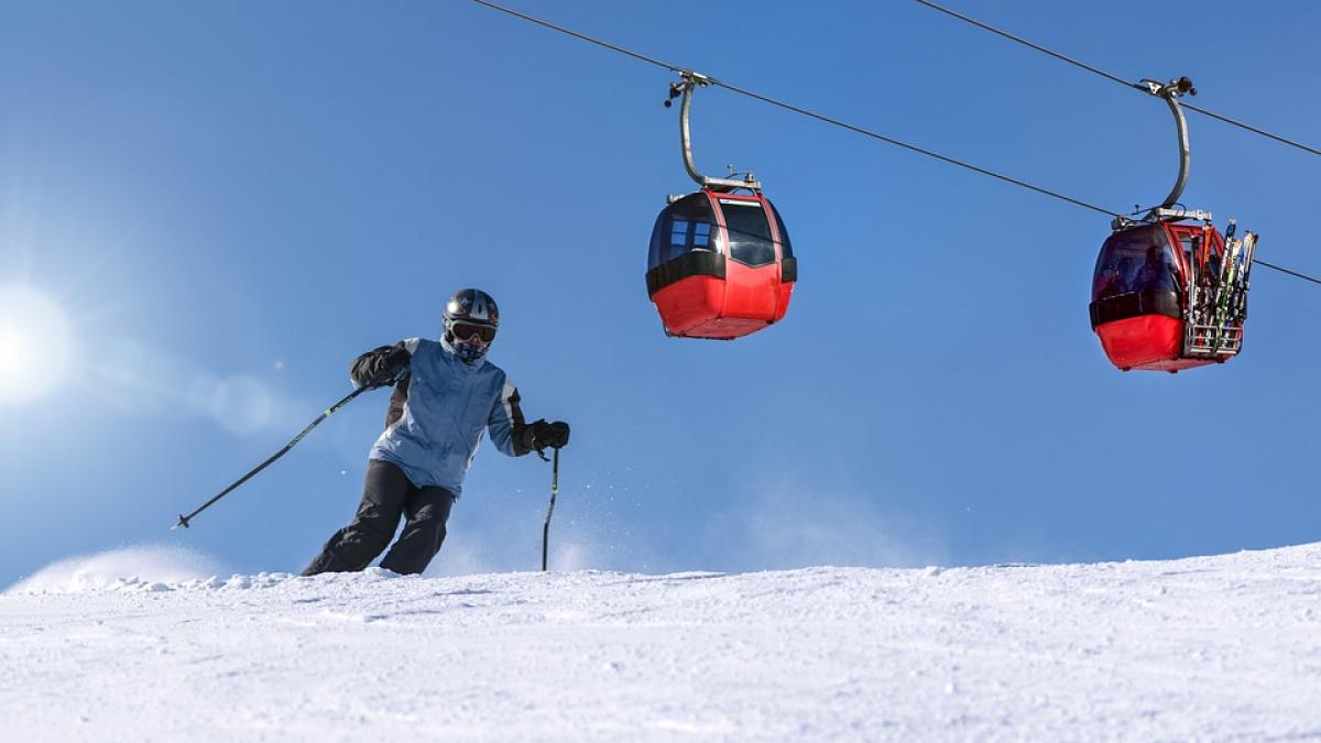 Se deschide o nouă pârtie de schi în România. Cât costă un ski-pass de o zi
