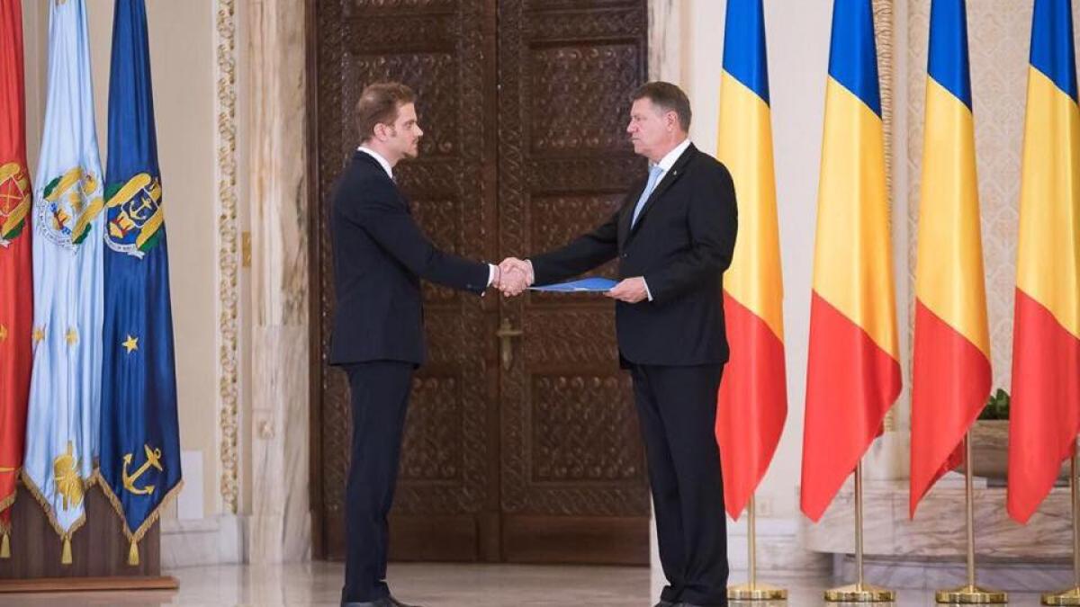 ilan laufer replica dura pentru klaus iohannis indeplinesc toate prevederile legale ca sa fiu