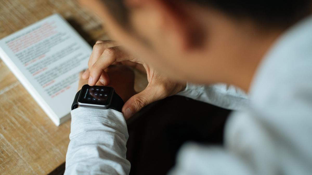 si a cumparat un ceas inteligent si l a pus in functiune imediat la un moment dat dispozitivul i a