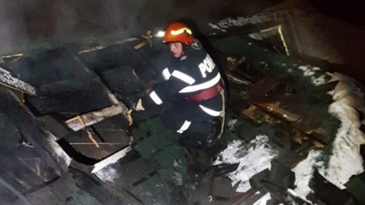 incendiu puternic intr un restaurant din alba zeci de persoane se aflau inauntru