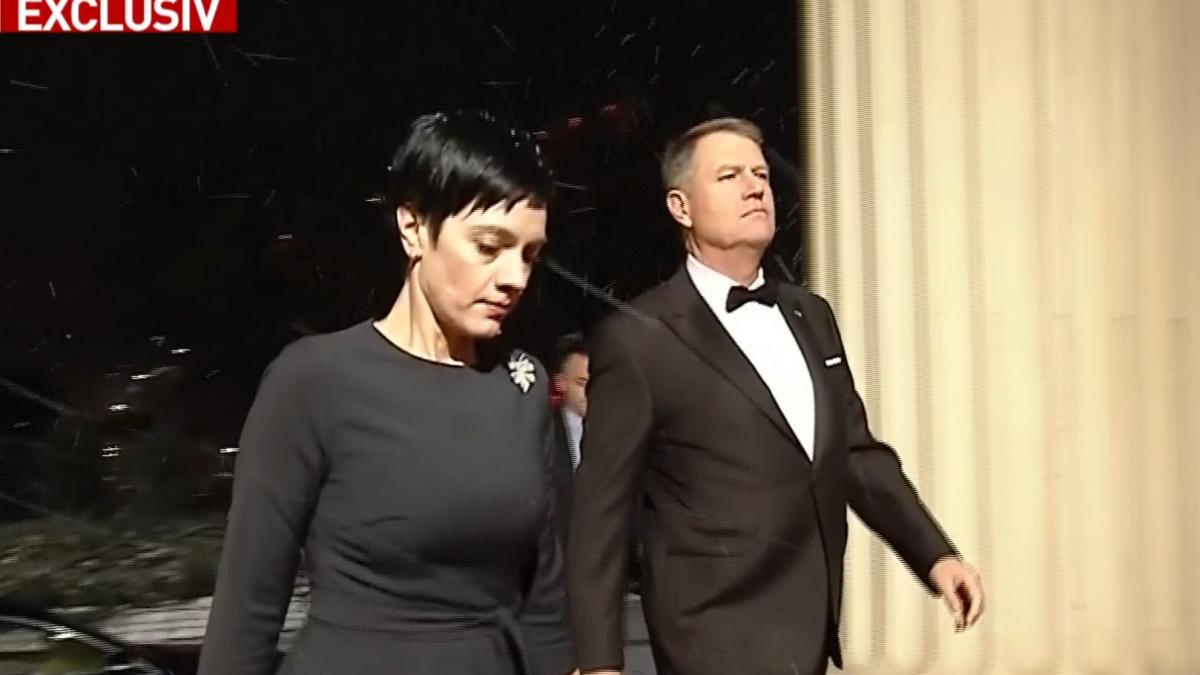 ion cristoiu presedintele a incalcat grav protocolul la ceremonia de la ateneu