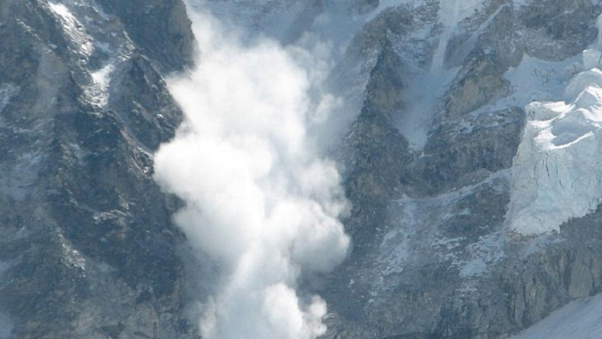 o avalansa a lovit un hotel din alpii elvetieni sunt mai multe victime