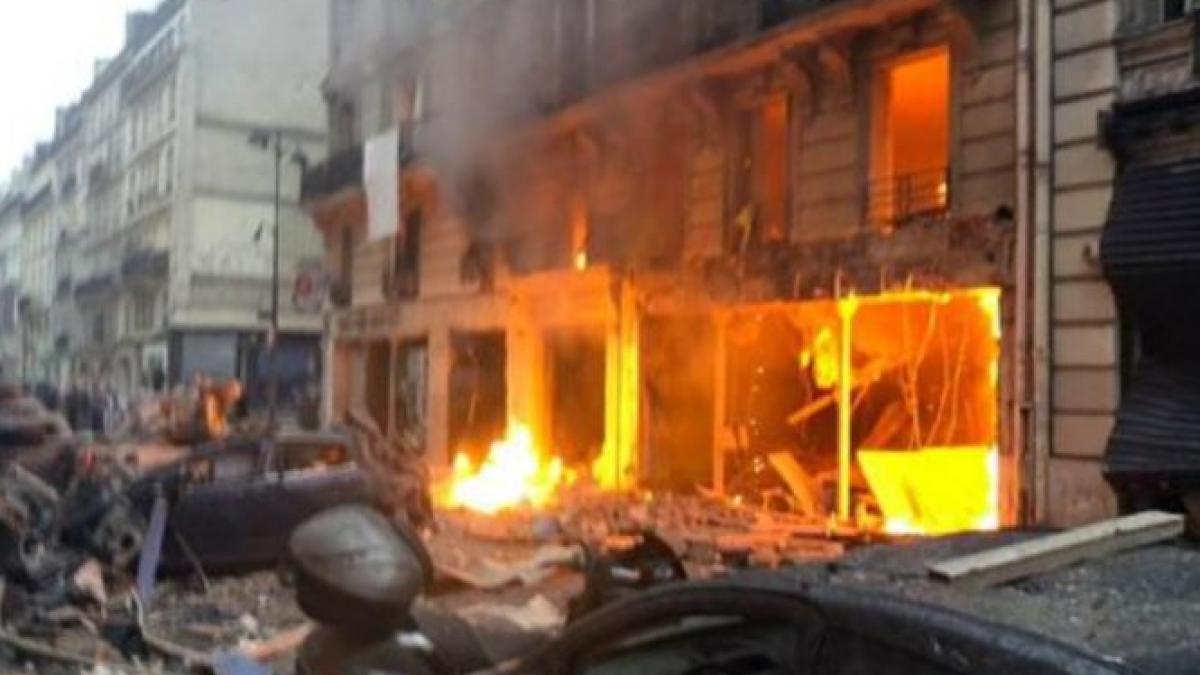 explozie puternica la paris sunt cel putin patru morti si 30 de raniti primele imagini de la fata