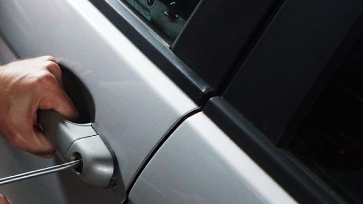 panica la tulcea doi adolescenti de 14 si 15 ani au spart 15 masini intr o singura noapte cum au