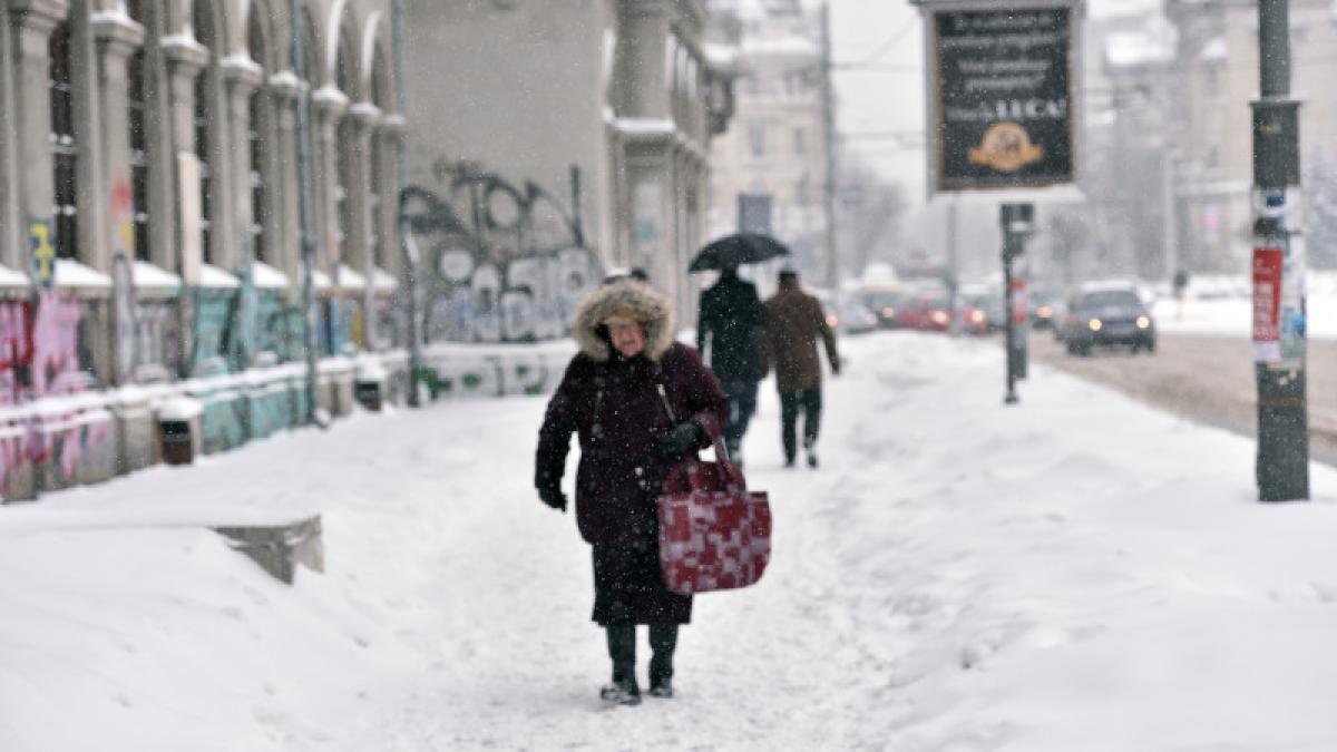 un nou val de aer polar peste romania minus 15 grade in capitala duminica dimineata