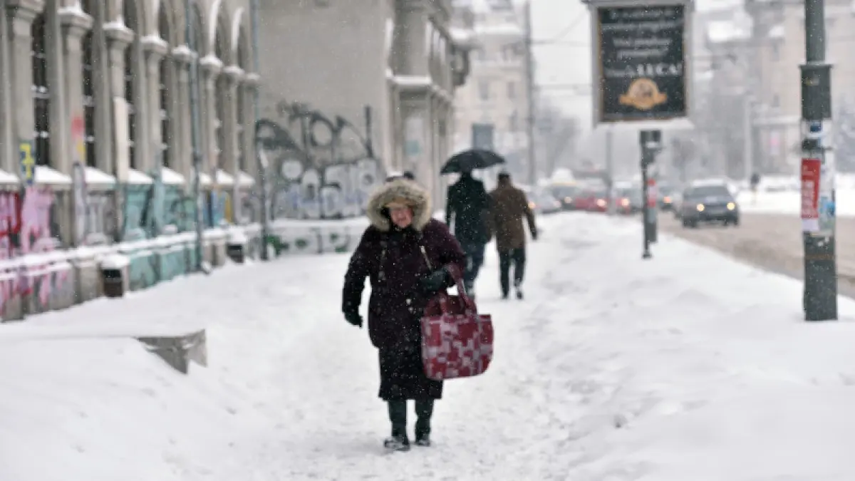 un nou val de aer polar peste romania minus 15 grade in capitala duminica dimineata