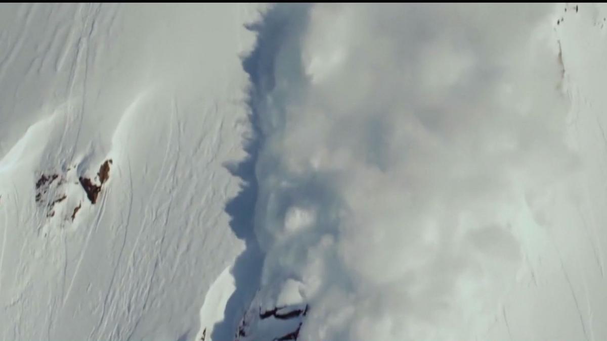 pericol de avalansa in toti muntii tarii
