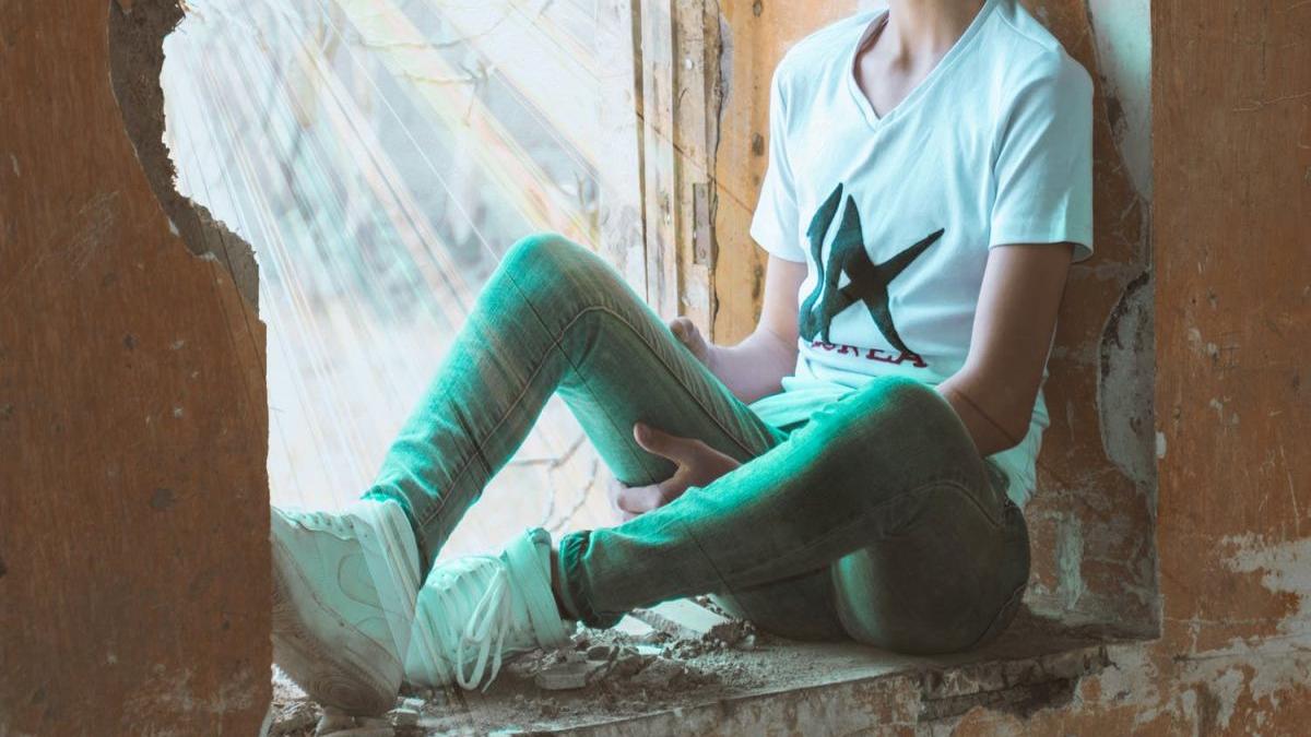 imagini socante adolescent batut in plina strada de catre un rival in dragoste video