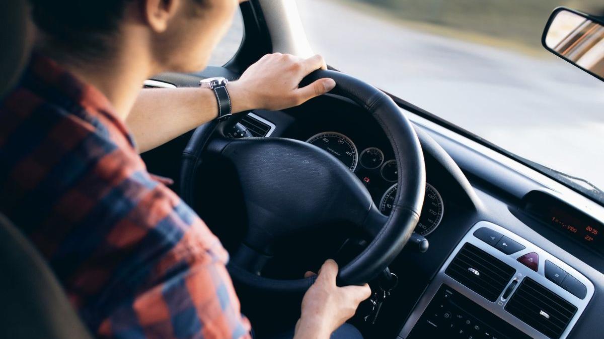 un tanar de 31 de ani din drobeta turnu severin si a luat viata in masina cu doar cateva minute