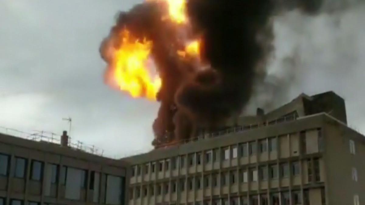 explozii puternice la o universitate din franta video