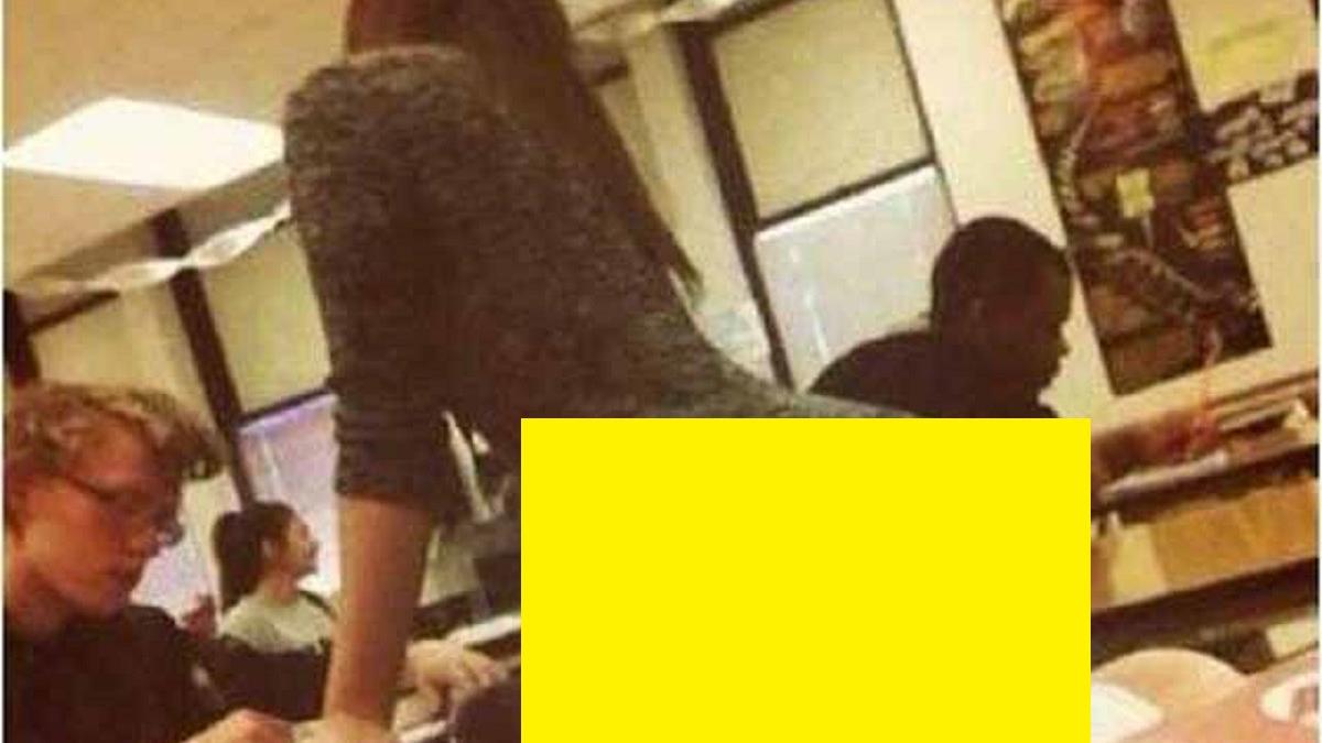 foto cum a fost fotografiata aceasta profesora de elevii sai e clar ca nu le a mai stat gandul la