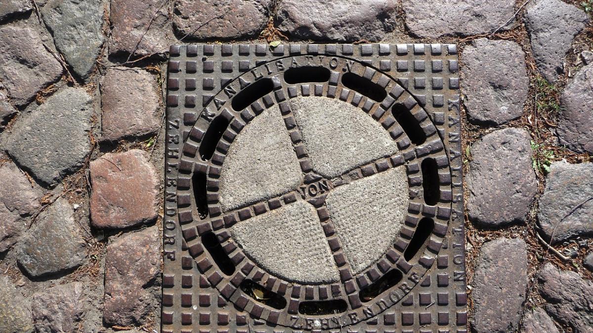 o persoana a fost gasita moarta intr un canal din arad