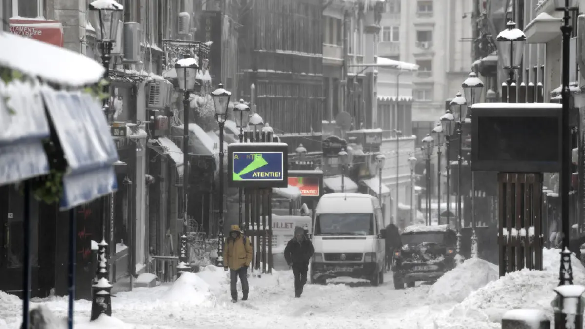 vremea in bucuresti sunt asteptate ninsori ploi si polei