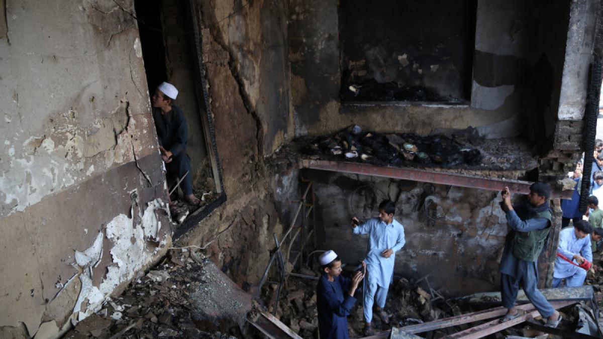 atac armat cu peste 100 de morti in kabul este unul dintre cele mai sangeroase