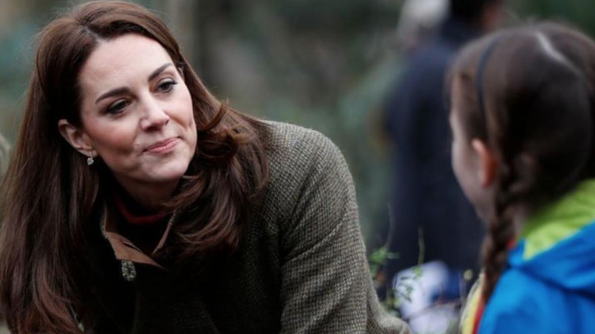 copilaria nefericita a lui kate middleton ducesa de cambridge a fost abuzata cand era fetita si a