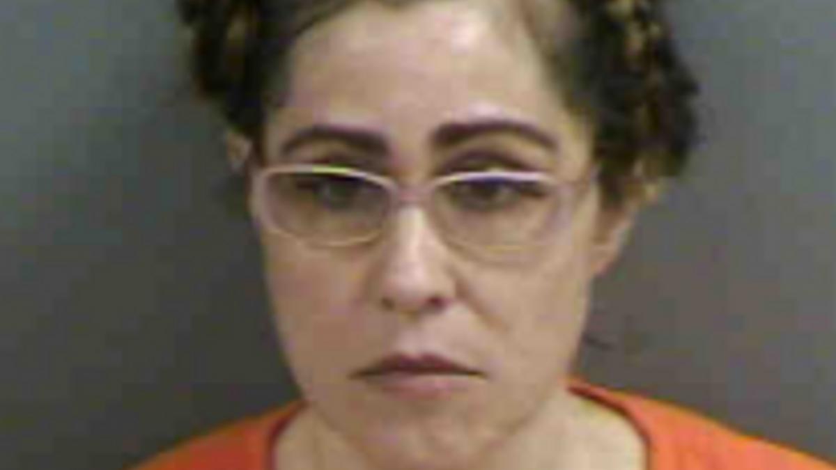 aflase ca fiica ei a fost violata de un tanar asa ca femeia a pus la cale un plan infiorator i a